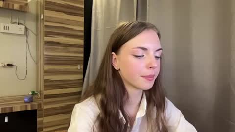Mia online show from July 22, 6:15 am