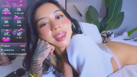 Mia online show from November 8, 8:12 pm