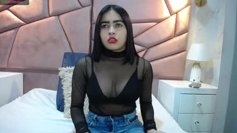 Mia online show from November 20, 12:20 am