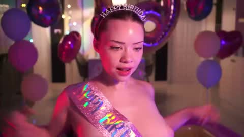 VixenMia online show from March 10, 4:17 am