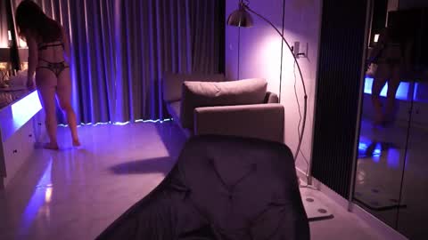 VixenMia online show from September 10, 2:34 am