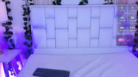 Mia online show from February 13, 11:57 am