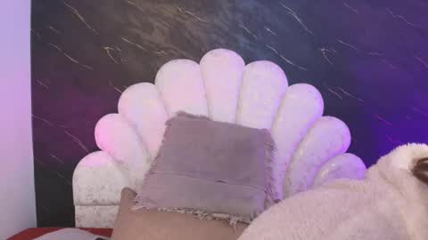 Mia online show from March 19, 12:21 pm