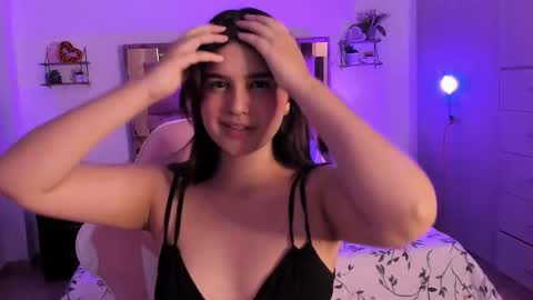 Mia  online show from March 17, 12:59 am