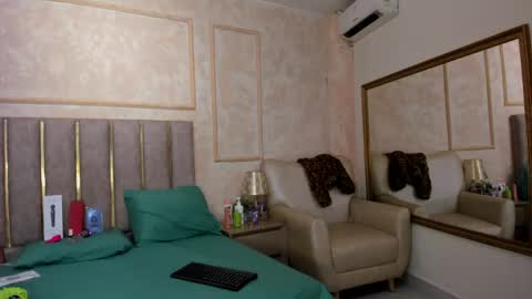 Miaasummer online show from April 22, 11:39 am