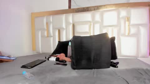 Mia  online show from September 27, 2:09 am