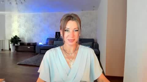 Mia online show from July 7, 6:47 am