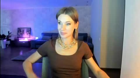 Mia online show from July 22, 10:50 am