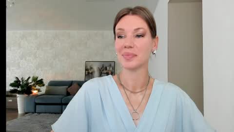 Mia online show from May 21, 4:41 am