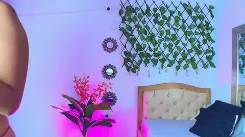 miabunny___ online show from April 11, 6:40 am