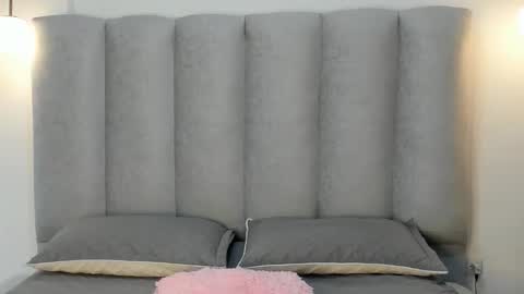 miacleark online show from March 3, 3:19 pm