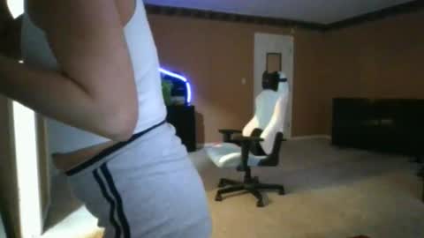 miaellababy online show from June 4, 1:33 am