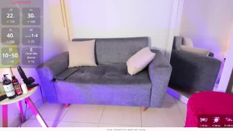 Mia online show from March 7, 5:51 am