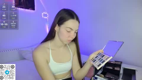 Mia online show from June 2, 2:35 am