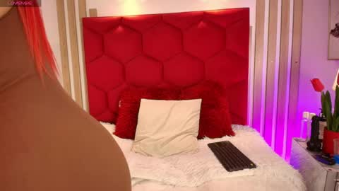 Mia  online show from April 15, 8:31 pm