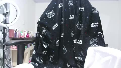 Ms Mia  Owner Of  Your Mind online show from December 20, 4:19 am