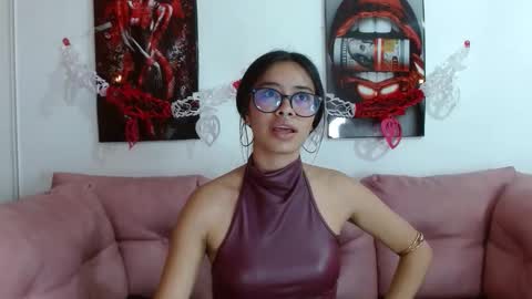 miahotcs online show from February 15, 12:26 pm