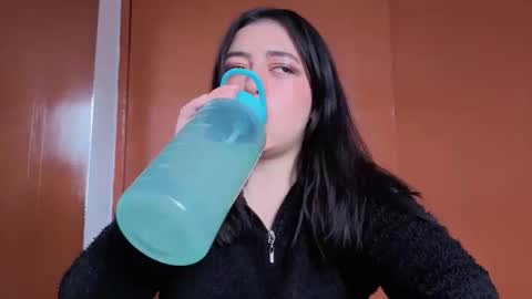 miakimky online show from November 4, 5:14 pm