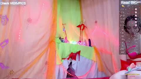 Mia online show from February 20, 11:20 am