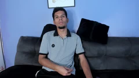 Mia online show from October 16, 7:02 pm