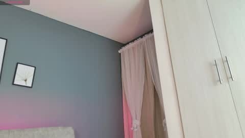 Mia online show from April 23, 11:39 pm