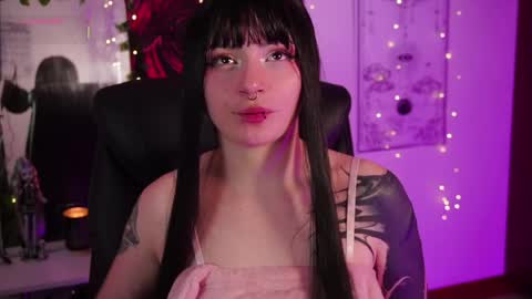 Lili online show from June 9, 1:28 am