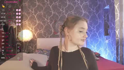 Mia online show from April 23, 12:29 pm