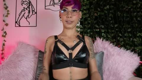 Mia Morgann online show from October 1, 12:37 pm