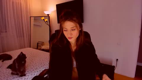 Mia online show from January 17, 7:12 pm