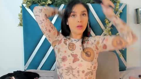 Mia Quevedo online show from December 15, 2:02 pm