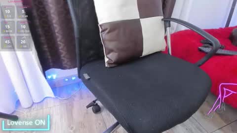 Mia Milf online show from March 13, 1:31 am