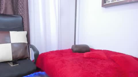 Mia Milf online show from March 3, 11:12 pm