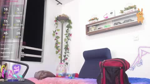 Mia Milf online show from April 7, 12:01 am