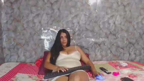 miarouse1531 online show from April 25, 6:04 am