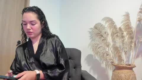 Mia Rouse online show from May 1, 9:09 pm