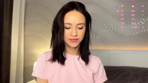 Mia online show from March 31, 7:09 am