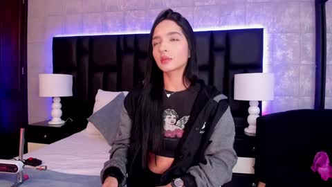 Mia Sweetth online show from January 22, 11:45 am