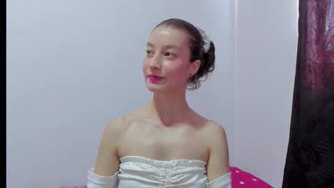 Snapshot of miavolkova_ chatting on October 22, 5:47 pm  Chloe  online show from October 22, 5:47 pm