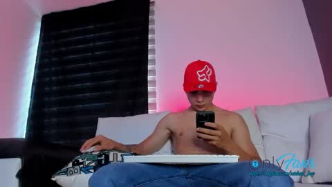 Michael Boy online show from October 18, 8:46 pm