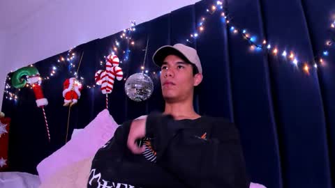 michael_vidal online show from December 5, 5:06 am