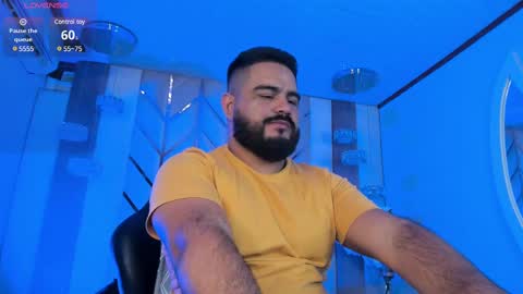 Snapshot of michaelbear_ chatting on February 25, 1:32 pm Michael online show from February 25, 1:32 pm