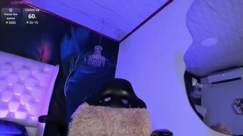 Snapshot of michaelbear_ chatting on March 6, 1:57 pm Michael online show from March 6, 1:57 pm
