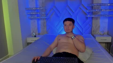 MichaelConnor  online show from February 28, 10:06 pm