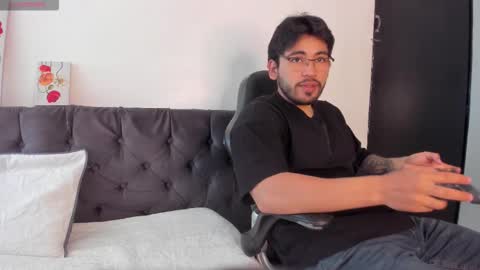 MichelandChris online show from December 14, 12:22 pm