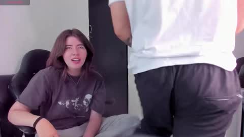 MichelandChris online show from December 15, 12:23 pm