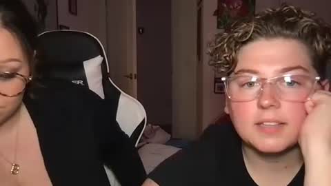 Snapshot of michelebussexx chatting on October 13, 1:29 am michelebussexx online show from October 13, 1:29 am