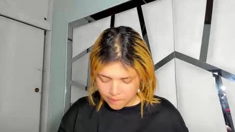 michell_hott1 online show from March 8, 3:21 am