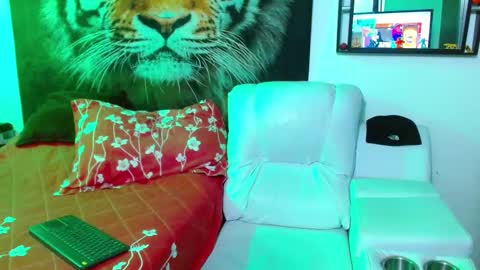 michell_myers online show from February 2, 12:30 am