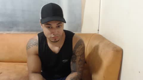 michelle_allen0104 online show from January 24, 11:48 am