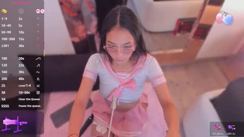 michelle_cutee_ online show from November 17, 8:00 pm